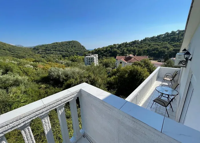 4M Apartments